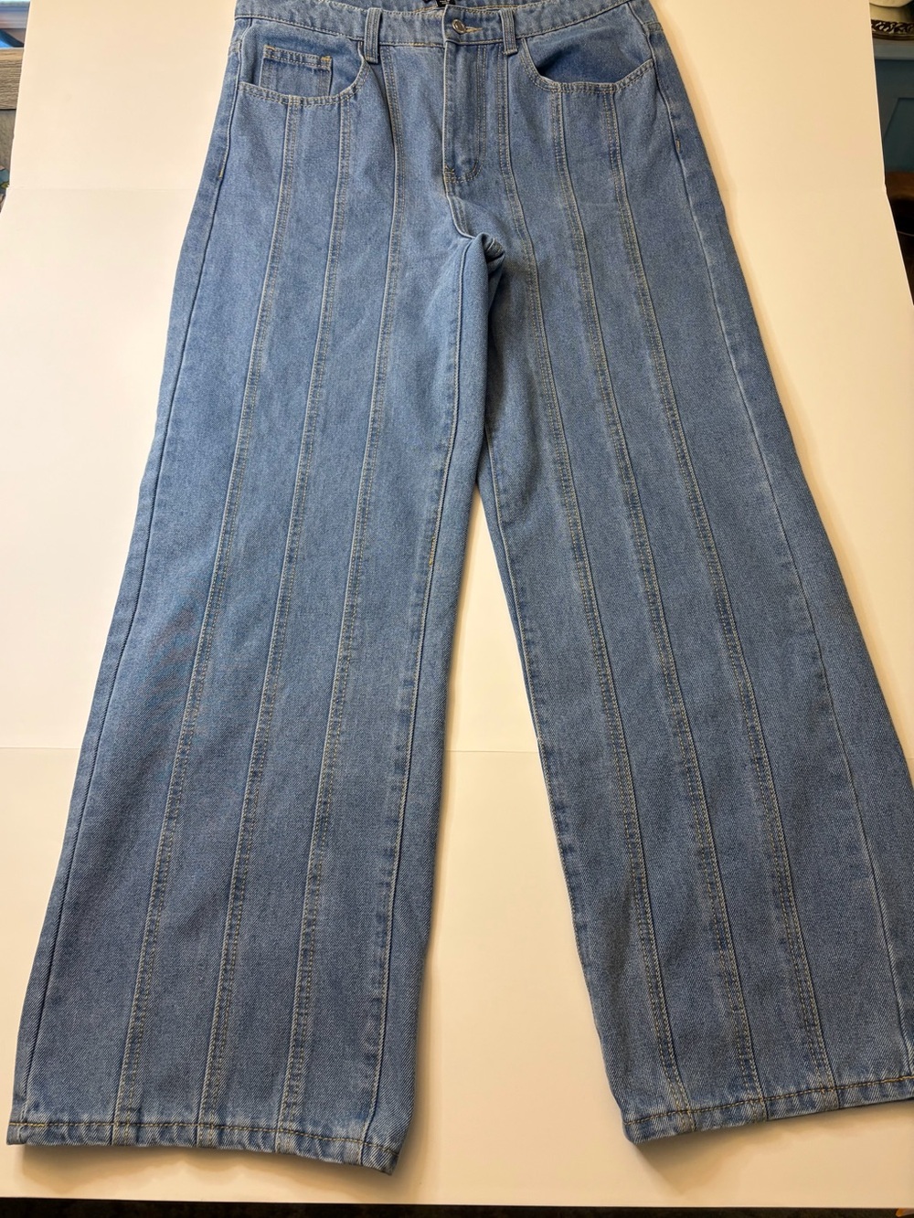 PrettyLittleThing Light Wash Wide Leg Paneled Jeans Size 10